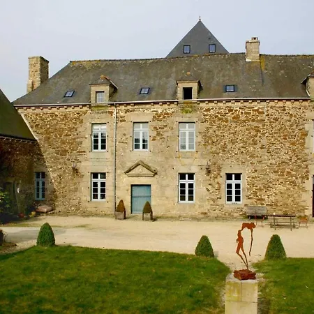 Gite Le Logis - Manoir Le Plessix Madeuc Corseul Exterior foto