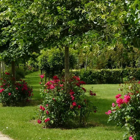 Gite Le Logis - Manoir Le Plessix Madeuc Corseul Exterior foto